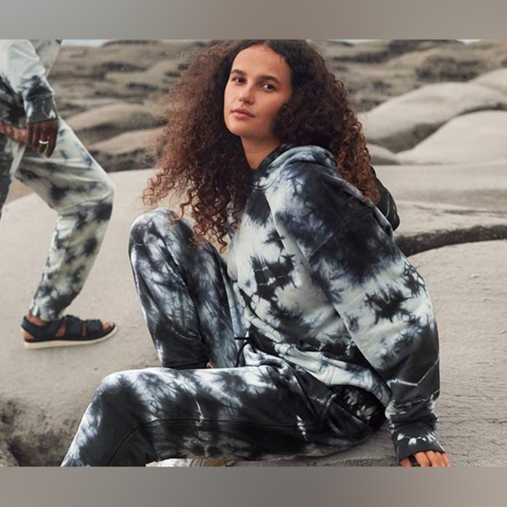 Lululemon tracksuit 4